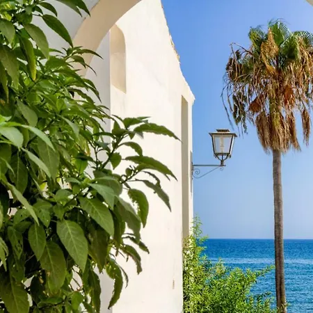 Front Line Beach Lägenhet Mijas