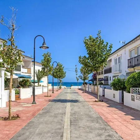 Front Line Beach 아파트